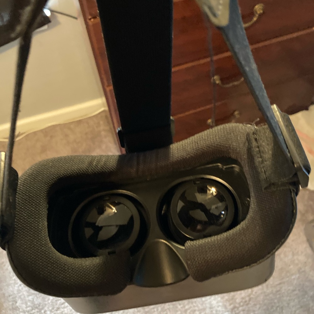 Virtual Reality Phone Headset - Picture 3 of 4